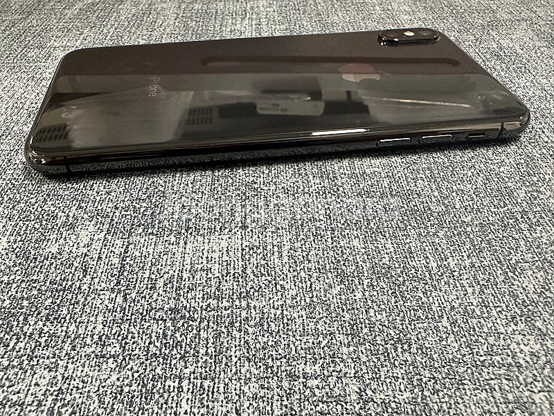 아이폰XS MAX 64G 블랙 상태좋은 가성비 꿀폰 21만원 판매해요--4